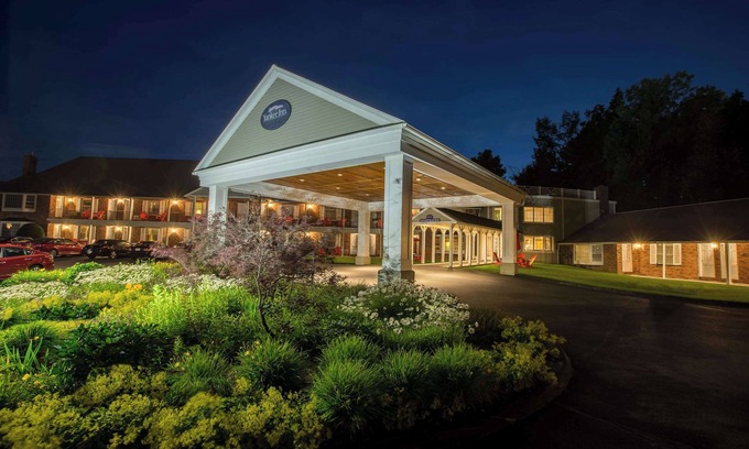 Lenox Hotel | Experience The Yankee: 9/10 Rated Hotel with Spa & Pool