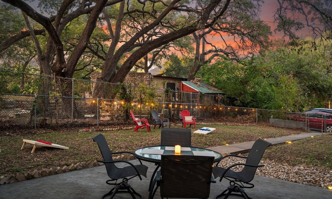 Travis Heights House | The Yellow Rose of SoCo:Charming Home Steps from South Congress and 1 mile to Downtown
