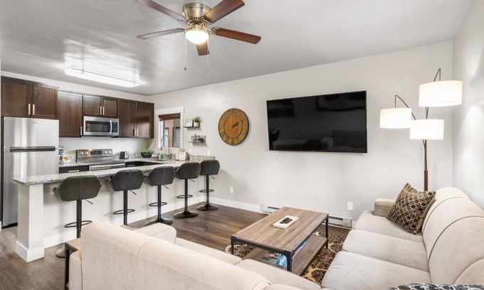West Yellowstone Apartment | Discover The Yellowstone Hideaway Unit B - Child Friendly Stay
