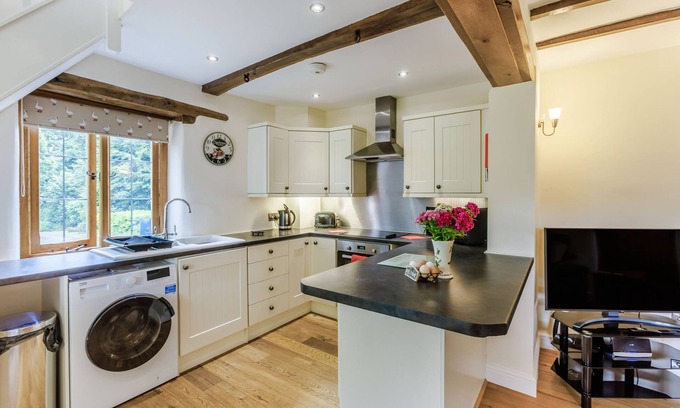Newton Saint Cyres Cottage | Pet-Friendly Getaway at The Yoke in Tedburn St Mary