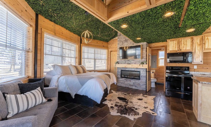Bryant Apartment | Experience The Yurt: Indoor Pool, Hot Tub & Fire Pit!