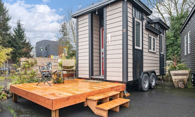 Kerns Hotel | Experience Tranquility at The Zen Tiny Home Retreat
