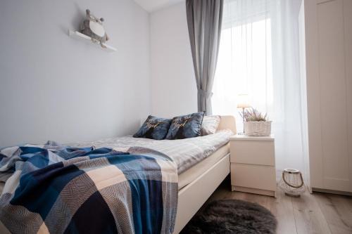 Baluty Apartment | Budget-Friendly Stay at theApartments Manufaktura with Breakfast