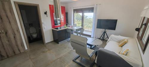 Neos Marmaras House | Family-Friendly Stay at Theasis 2 - Rated 9.7/10 by Guests