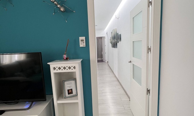 Almagro Apartment | Relaxing Theater Retreat with Spa and Family-Friendly Amenities