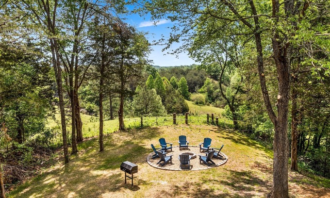 Sevierville Cabin | Relaxing Retreat: Sauna, Hot Tub & Scenic Views Near Pigeon Forge