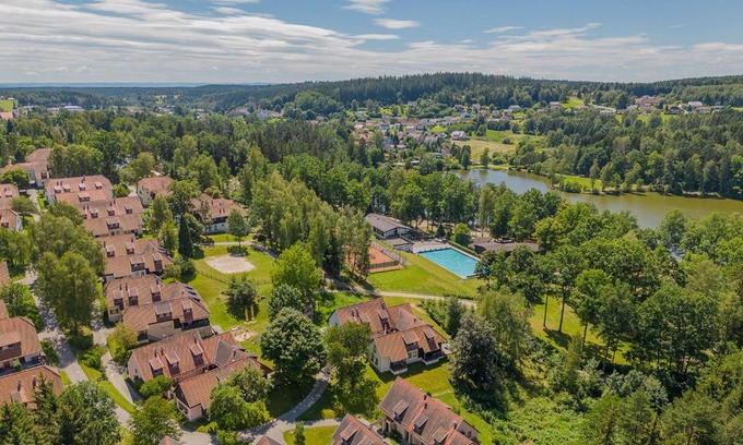 Litschau Hotel | Enjoy Oceanfront Retreat at Theater- und Feriendorf Königsleitn