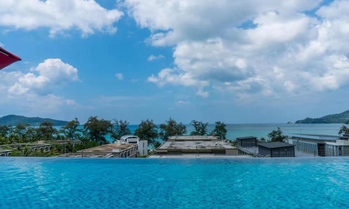 Patong Apartment | Patong Duplex Sea View Executive Suite with Double Terrace