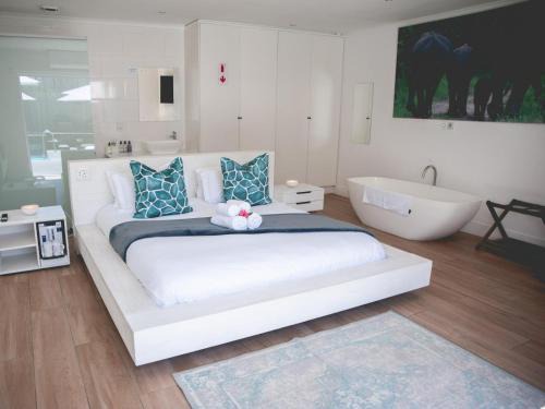 Franschhoek House | Exceptional Stay at theLAB Franschhoek with Spa & Ocean Views
