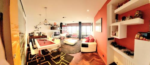 Elvina Apartment | Modern Duplex with Terraces, Hot Tub & Netflix Access