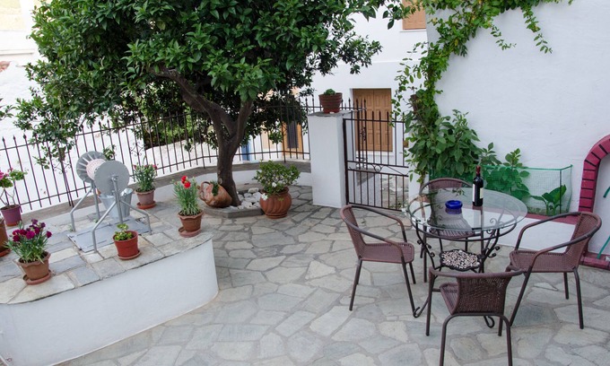 Skopelos House | Experience THELGITRO: A Traditional House in Skopelos Town