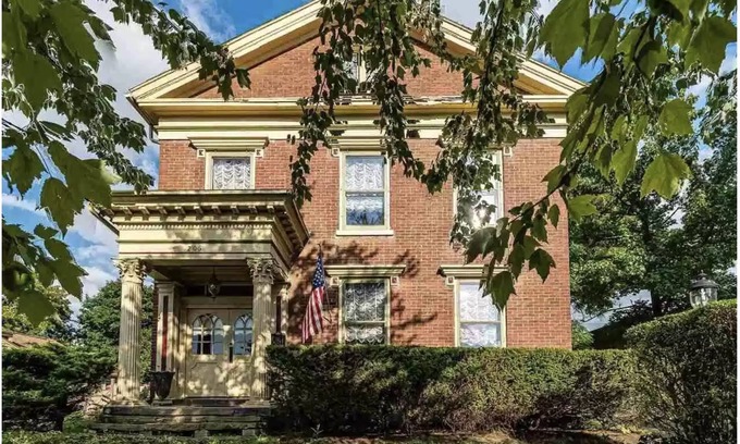 Mount Vernon Apartment | Mystery Mansion & Themed Escape Room Experience Awaits!