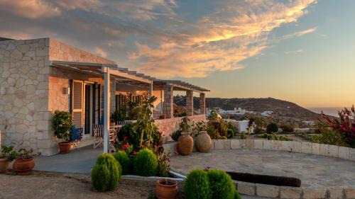Psathi Apartment | Discover Themonia Studios Kimolos: Family-Friendly Retreat