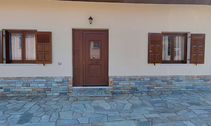 Kastraki Apartment | Experience Theofania's Marble House Meteora with Spa Amenities
