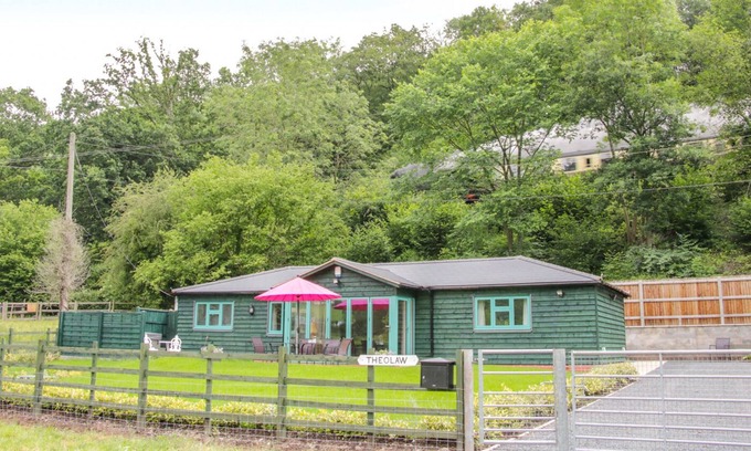 Bewdley House | THEOLAW, pet friendly, with hot tub in Bewdley