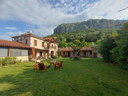 Kalambaka Apartment | Exceptional Theopetra Home: Pet-Friendly with Breakfast
