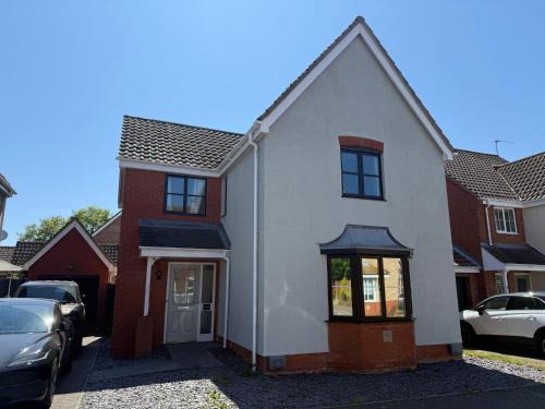 Hopton on Sea House | Theos Nook 4 Bedroom House, Sleeps 6