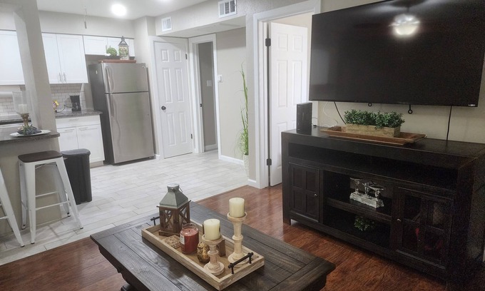 Northwest Dallas Apartment | Convenient Hotel with Easy Freeway Access and Dining Nearby