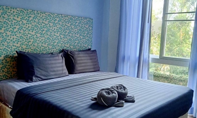 South Pattaya Condo | Relax by the Pool with Spa and Child-Friendly Amenities