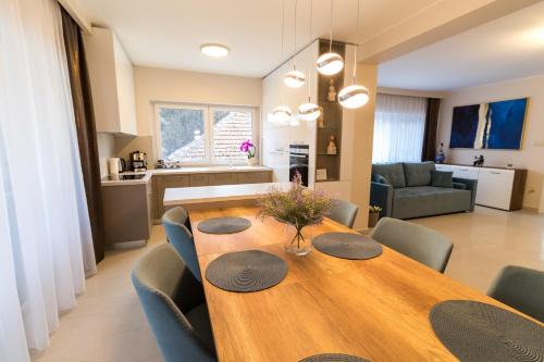 Kiskunhalas Apartment | Guest Rated 9.8: Family-Friendly Thermal Weninger Apartman