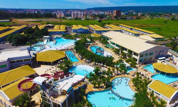 Jardim Paraiso Apartment | Family-Friendly Thermas Lacqua Diroma with Private Pools