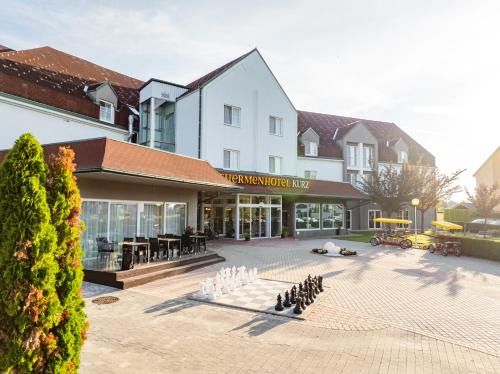 Lutzmannsburg Hotel | Relaxing Retreat at Thermenhotel Kurz with Hot Tub & Breakfast