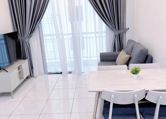 Kampung Sungai Nibong Apartment | Family-Friendly Retreat at TheSun: Pet-Friendly & Top Rated