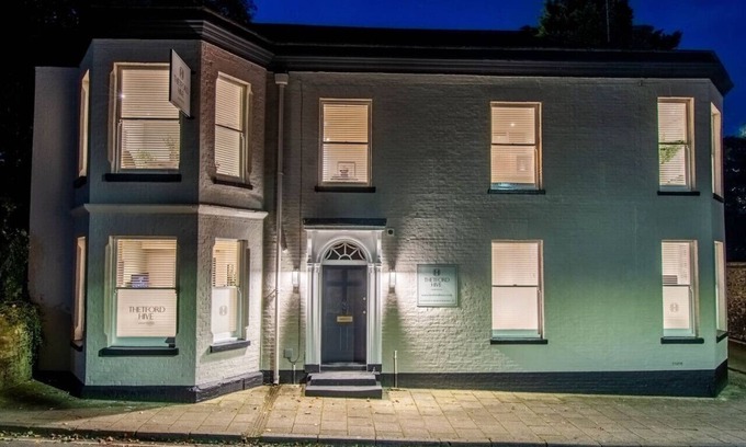 Thetford House | Thetford Hive Aparthotel Deluxe Suite 8