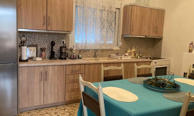 Lokroi Apartment | Family-Friendly Stay at TheTownSquareApartment, Pet Welcome!