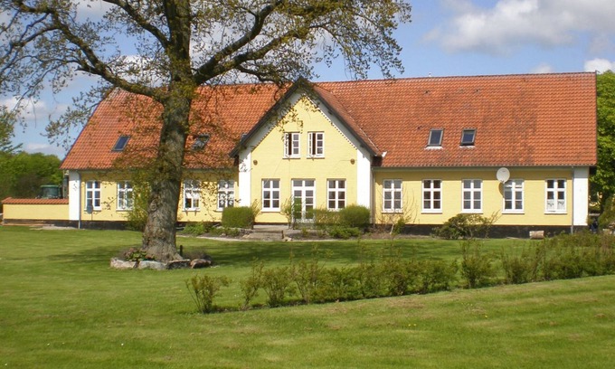 Aabenraa Apartment | Relax at Thia: Oceanfront Escape Near the Inlet