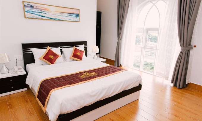 Tan Binh Hotel | Ideal Family Retreat at Thinh Gia Phat Hotel Hoang Hoa Tham