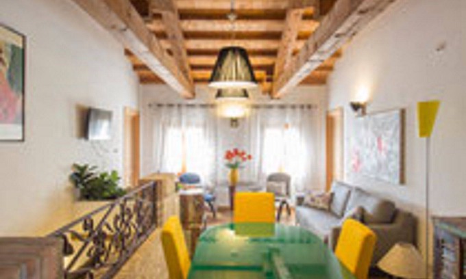 Spresiano Bed & Breakfast | Top-Rated Third Floor Apartment with Spa and Dining