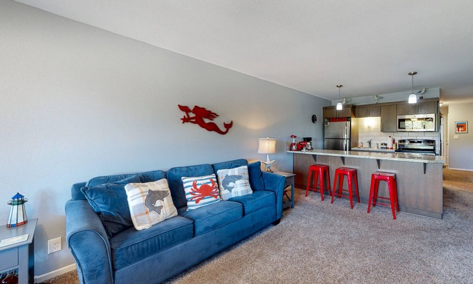 Neskowin Condo | Beachfront Condo with Balcony & Ocean Views - Rated 9/10