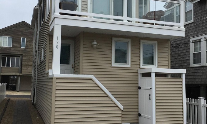 Ship Bottom House | Beachside Retreat with Rooftop Views and Pet-Friendly Amenities