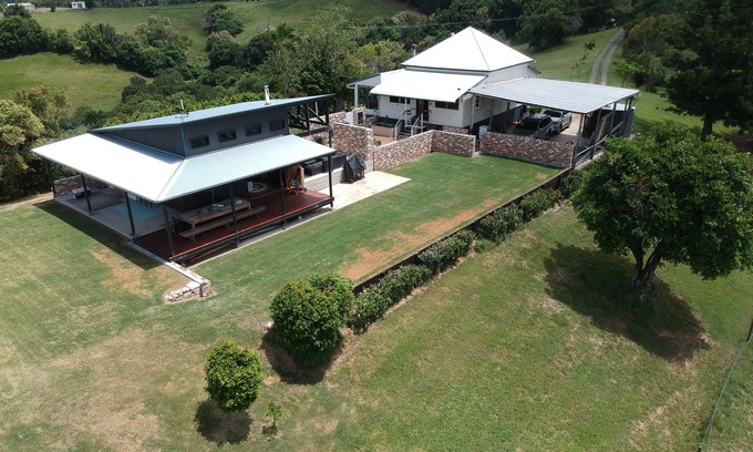 Cooroy Cottage | Thirlestane Farm Cottage & Barn: Guest Rated 10/10, Ocean Views