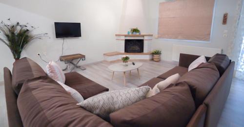 Aridaia Apartment | Child-Friendly ThirtyFive Apartment | Guest Rated 9.9/10
