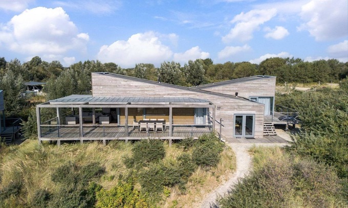 Ouddorp House | Super VIP Villa: Family-Friendly with Ocean & Lake Views