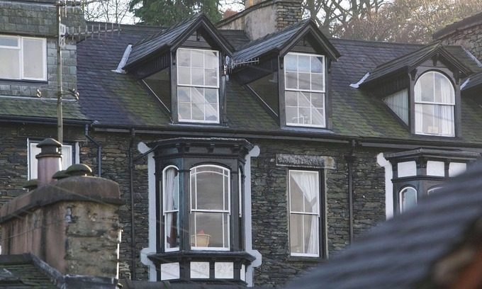 Bowness-on-Windermere Cottage | Stunning Views of Lake Windermere in Bowness Apartment