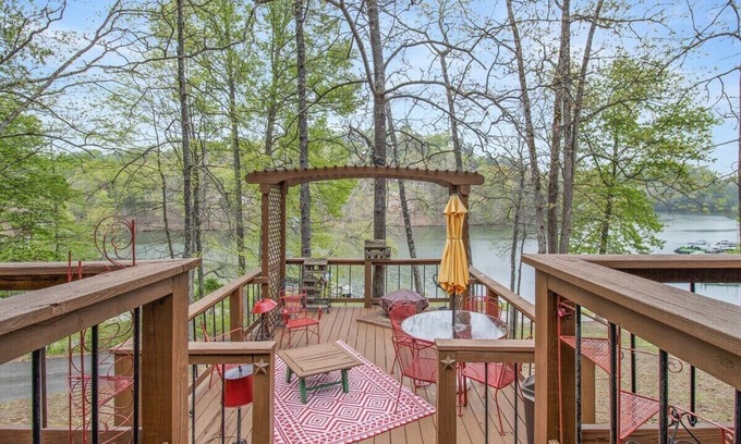 Pittsburg Apartment | Cozy 1-Bedroom Apartment with Kitchen in London, KY