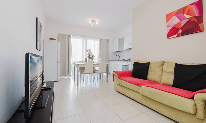 Tower Road Apartment | This apartment is a 2 bedroom(s), 1 bathrooms, located in Tas-Sliema, Malta.