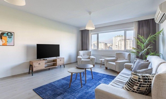 Kadikoy Apartment | This apartment is a 3 bedroom(s), 1.5 bathrooms, located in Kadıköy, İstanbul.
