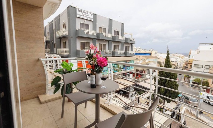 Ta' Pennellu Apartment | Spacious 2-Bedroom Apartment in Family-Friendly Il-Mellieħa