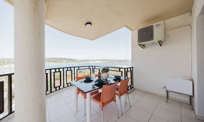 Għadira Apartment | This apartment is a 2 bedroom(s), 2 bathrooms, located in Il-Mellieħa, null.