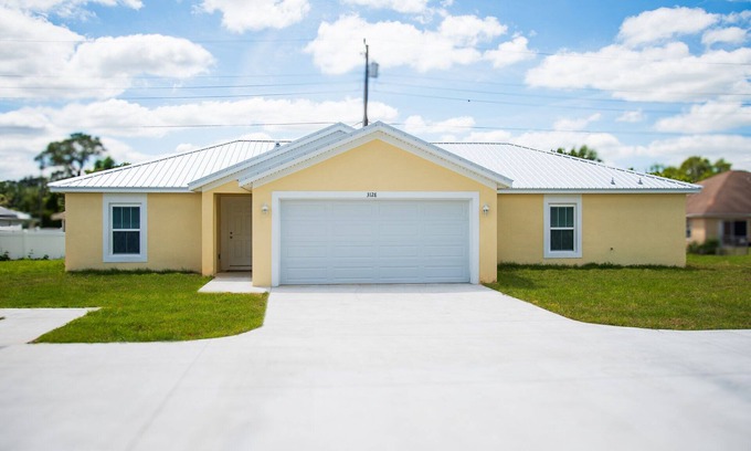 Sebring House | New 3-Bedroom Retreat by Highlands Hammock State Park