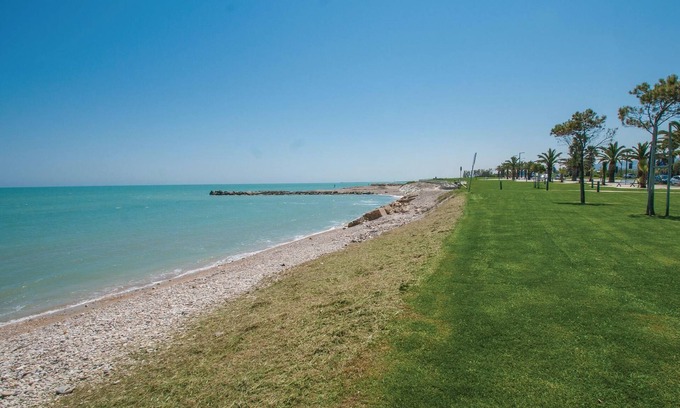 Grottammare Apartment | Cozy Vacation Apartment with Ocean Views in Grottammare