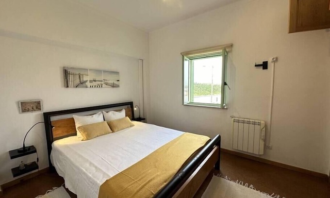 Quiaios Apartment | Cozy 2-Bedroom Apartment with Sea View and Spa Amenities