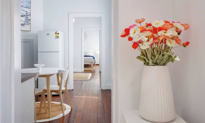 South Fremantle Apartment | This cozy Airbnb is just a short walk to South Beach and the vibrant South Fremantle hub,