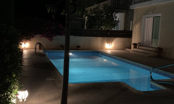Peyia Town Villa | Modern Villa with Ocean Views and Private Pool – Rated 10/10