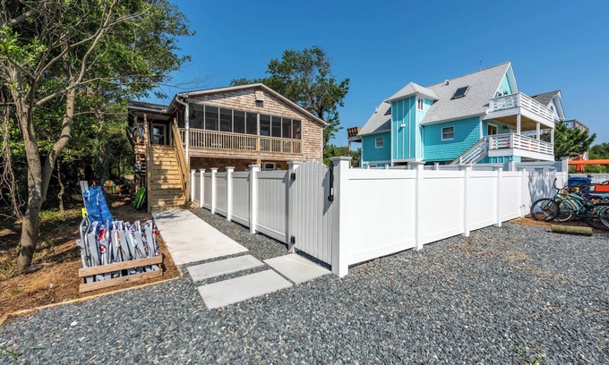 Duck House | This Home Has It All! Location, Amenities, & More!