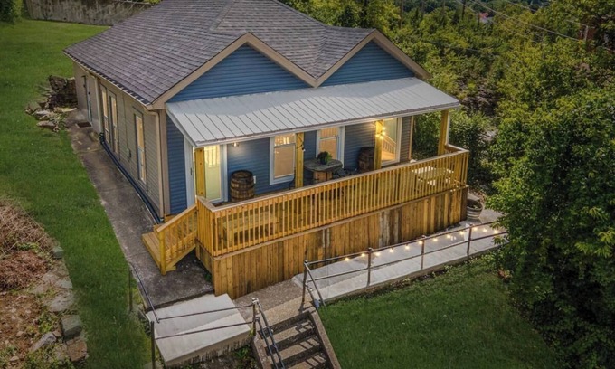 Frankfort House | Cozy 2-Bedroom Home in Frankfort with Family-Friendly Perks